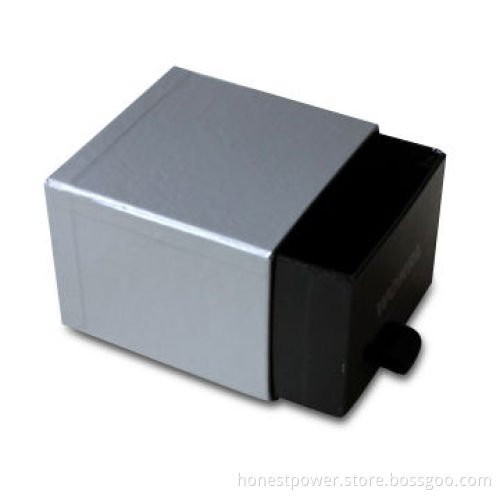 Paper Gift Box, Made of Cardboard, with Gold Stamping Logo, Customized Designs are Accepted